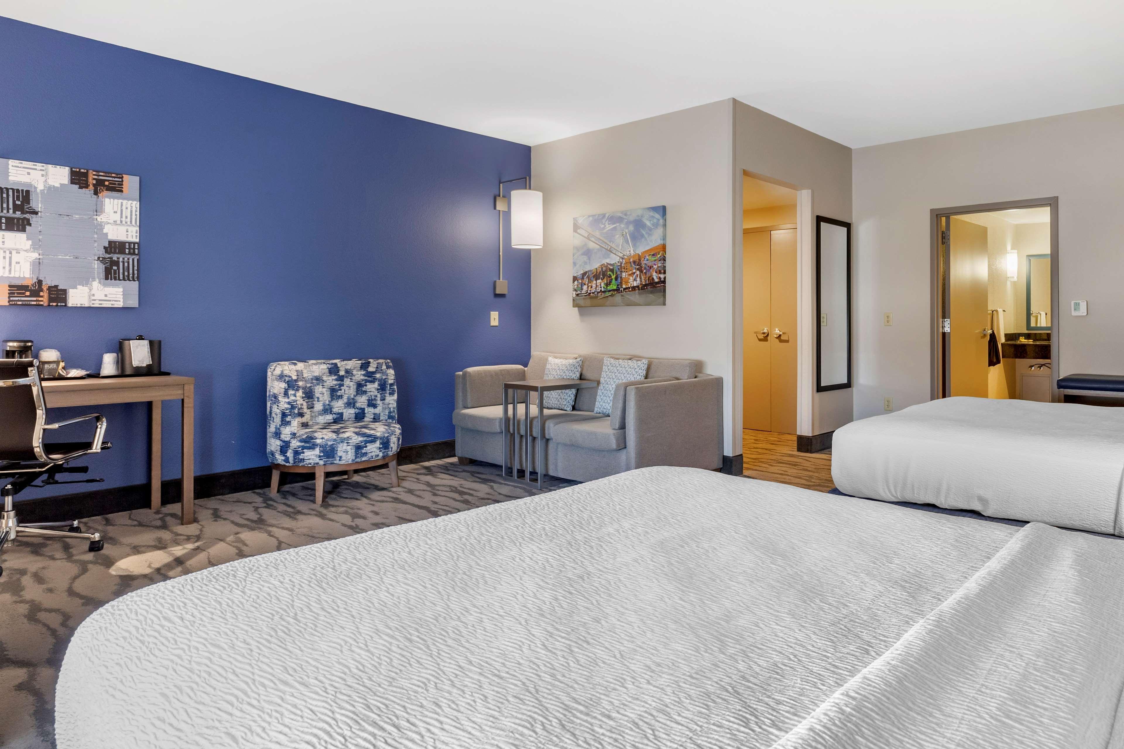 Best Western Plus Castlerock Inn & Suites Bentonville Esterno foto