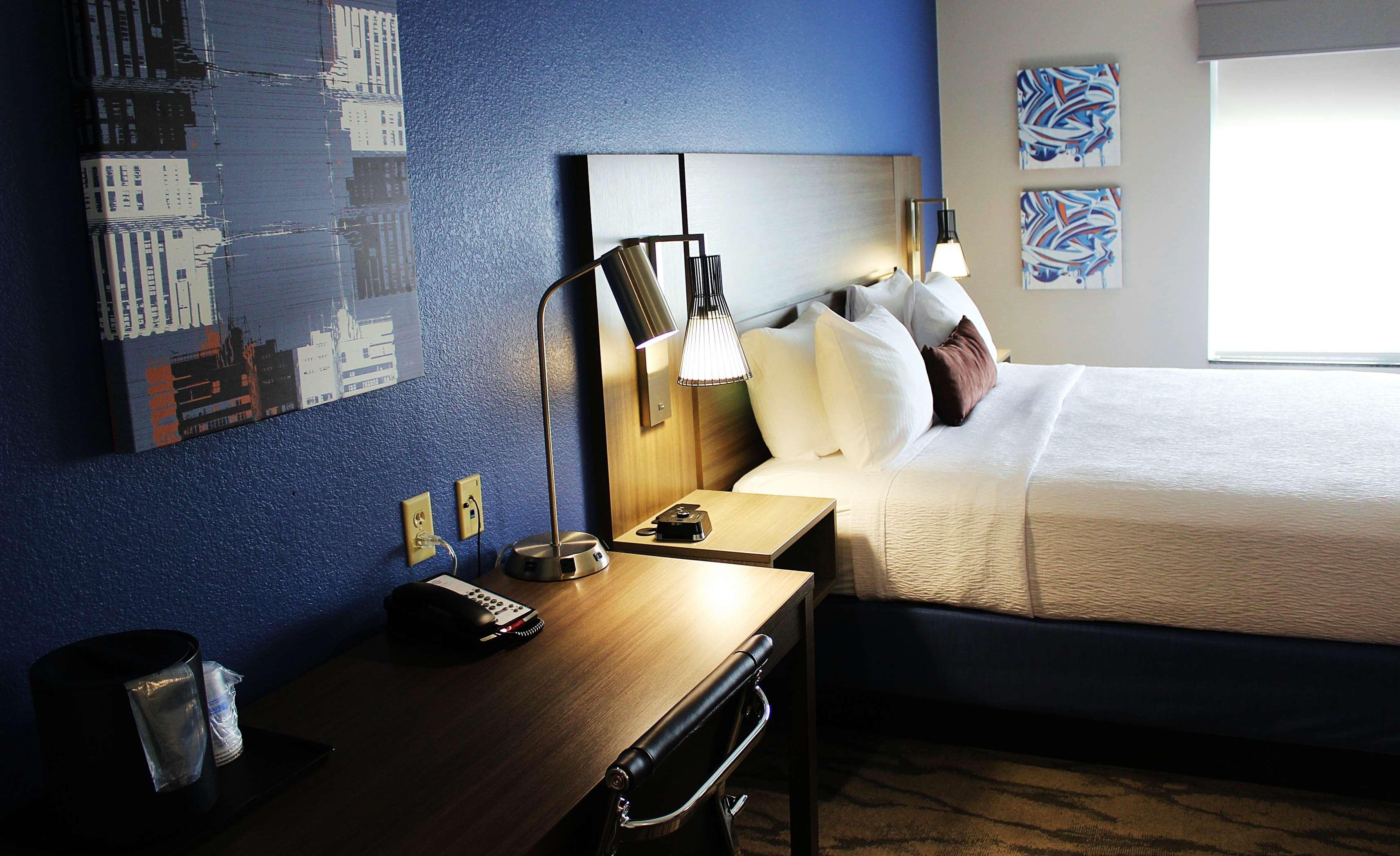 Best Western Plus Castlerock Inn & Suites Bentonville Esterno foto