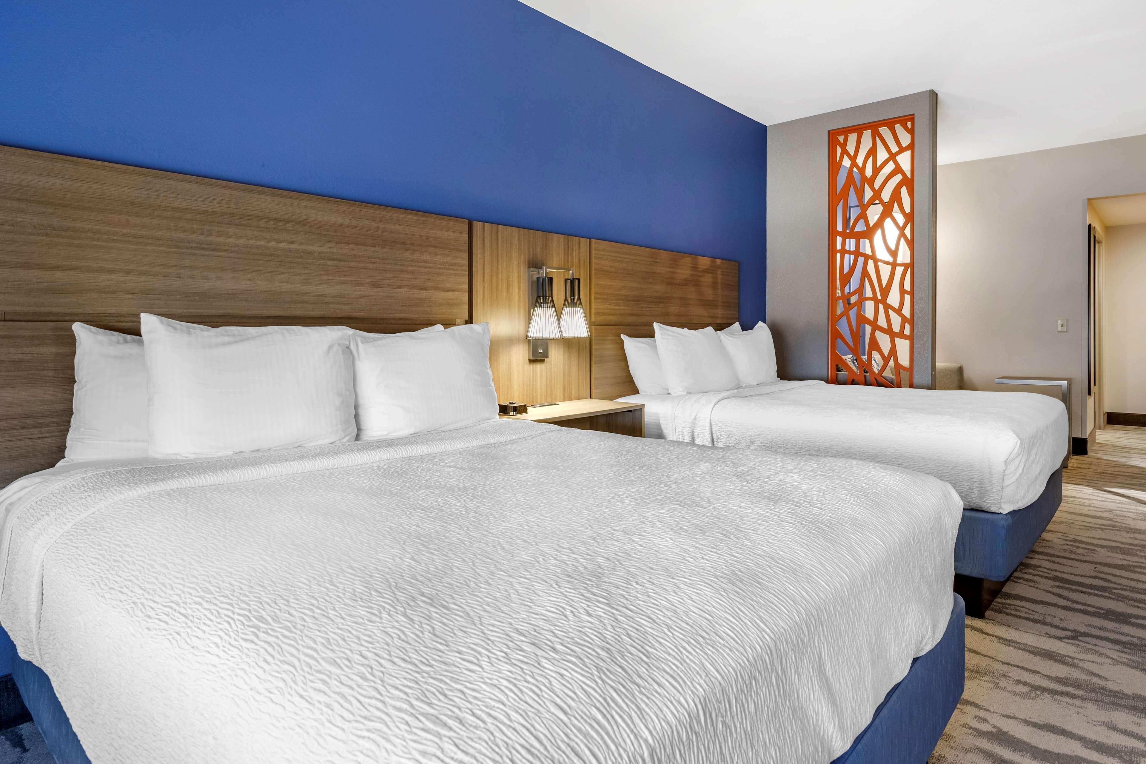 Best Western Plus Castlerock Inn & Suites Bentonville Esterno foto