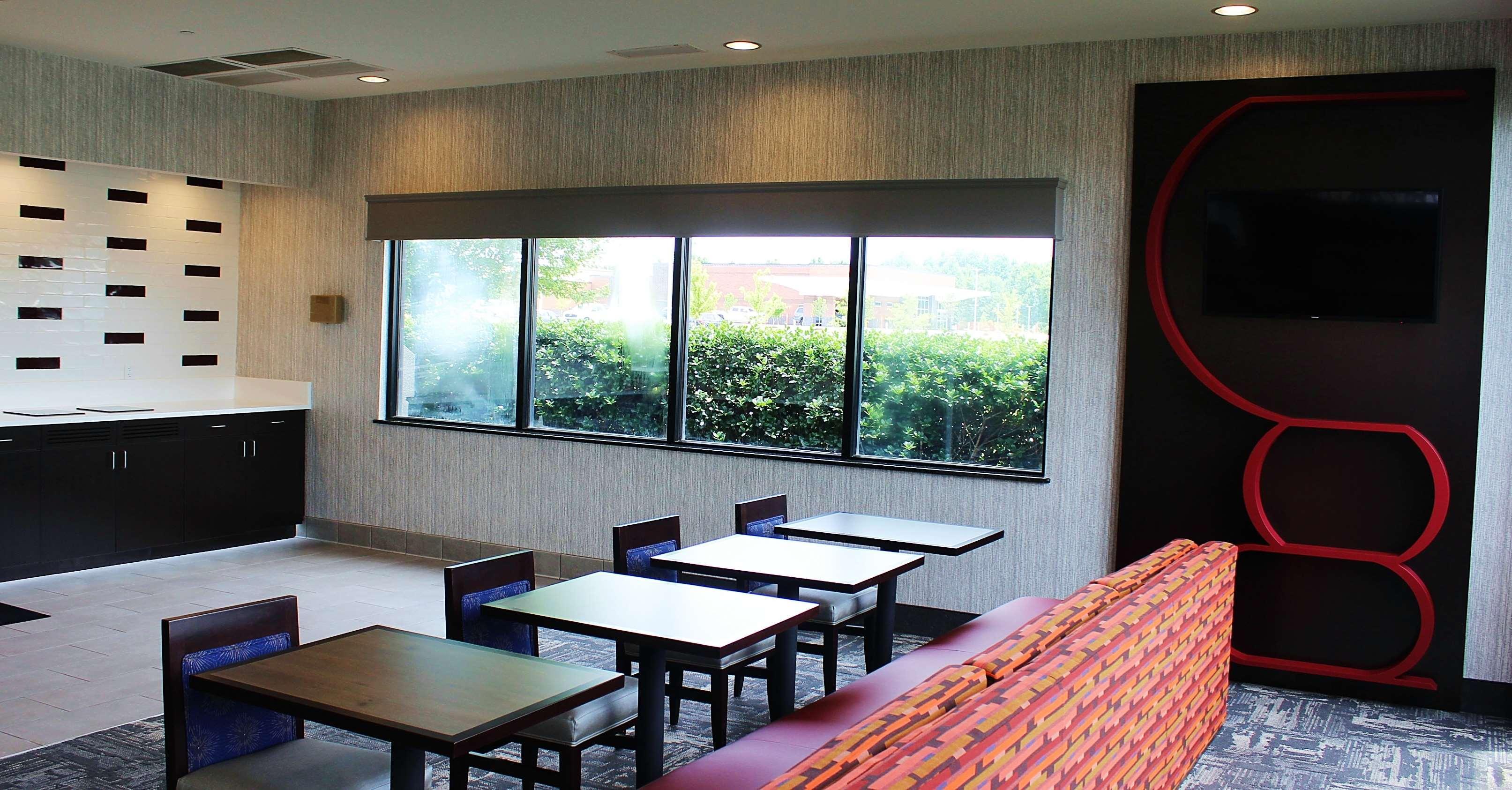 Best Western Plus Castlerock Inn & Suites Bentonville Esterno foto