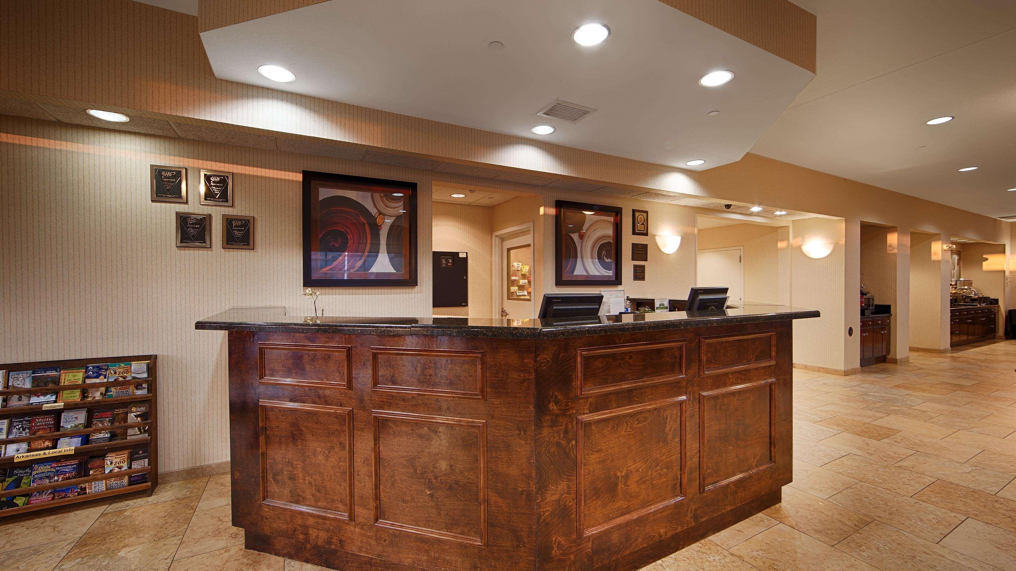Best Western Plus Castlerock Inn & Suites Bentonville Esterno foto