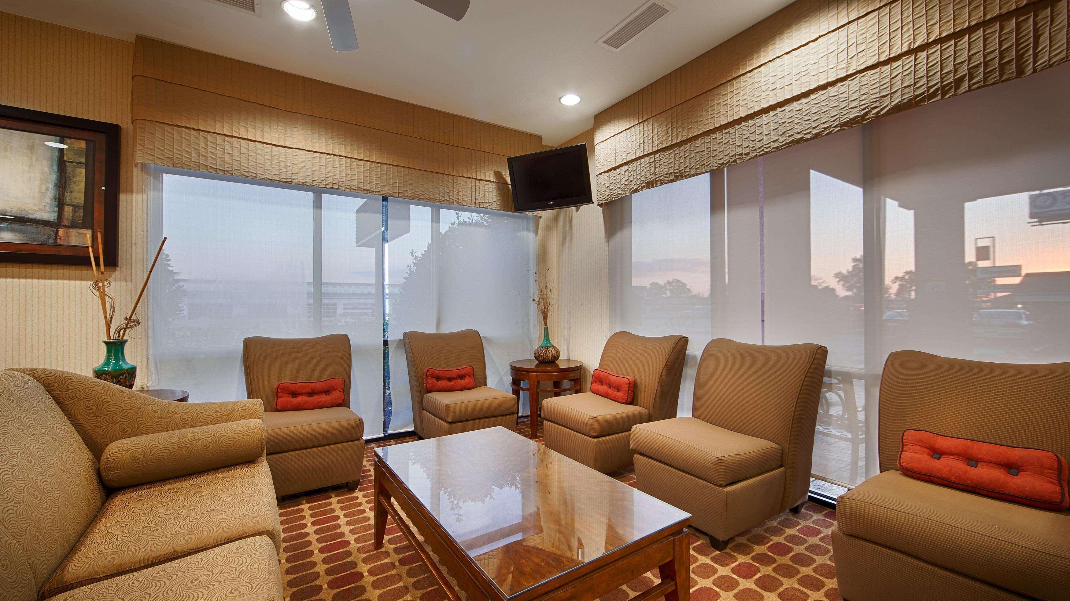 Best Western Plus Castlerock Inn & Suites Bentonville Esterno foto